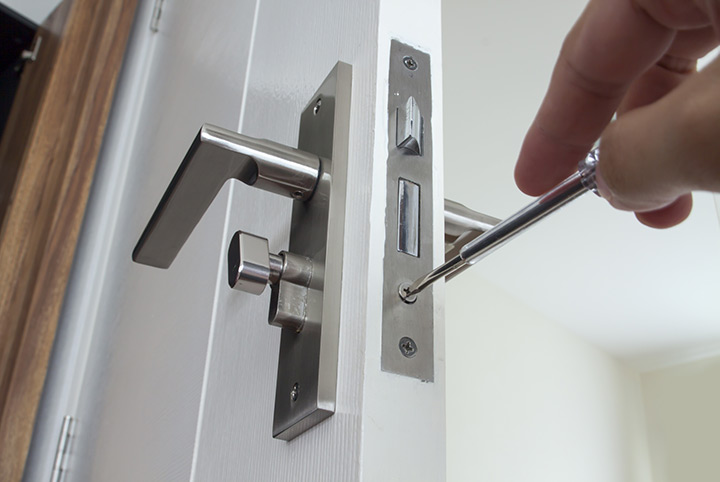 Our local locksmiths are able to repair and install door locks for properties in New Barnet and the local area.